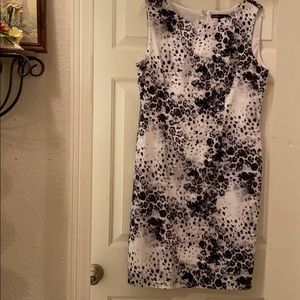 Short Sleeved Lined Black & White Sheath Dress